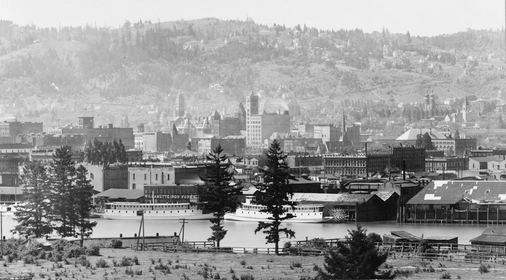photo of Portland, Oregon waterfront in 1898