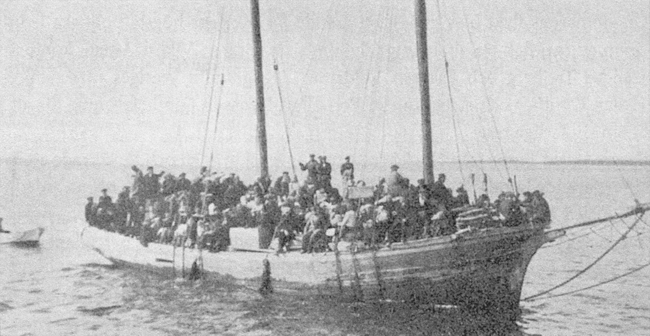 Estonians fleeing to Sweden in 1944